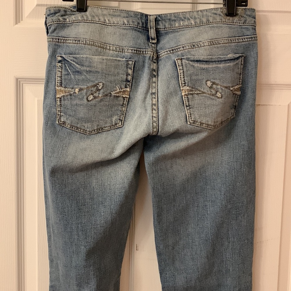 Silver Jeans 👖 - Picture 4 of 9